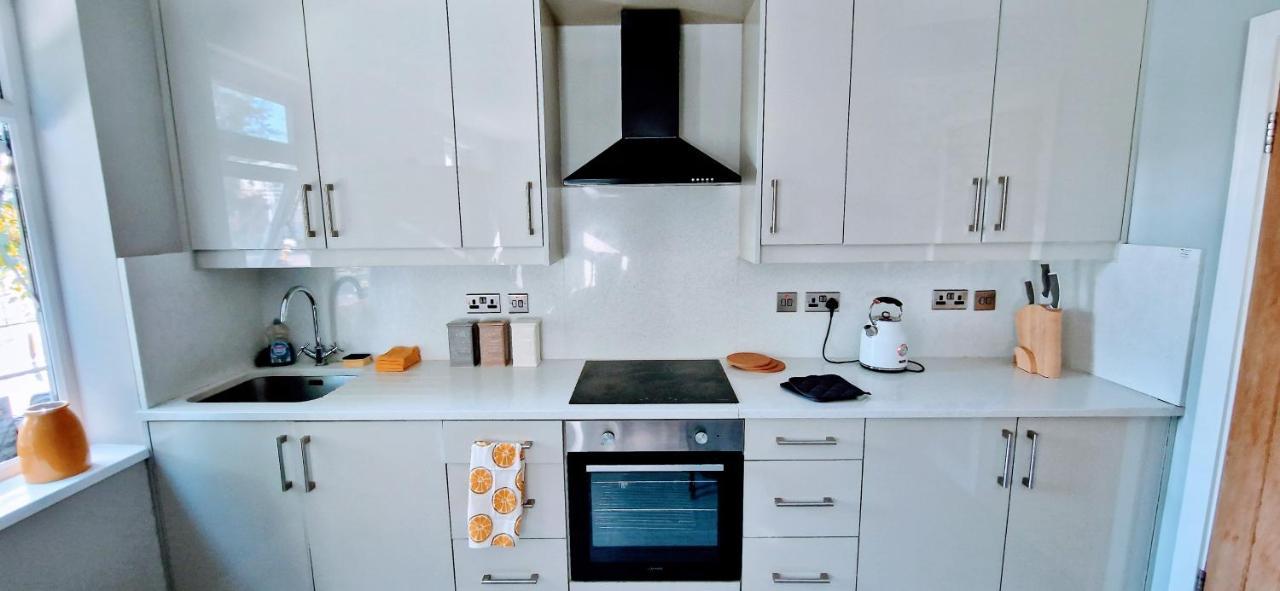 Central Reading Modern 3Br Flat - Walk To Station And High Street Exteriör bild